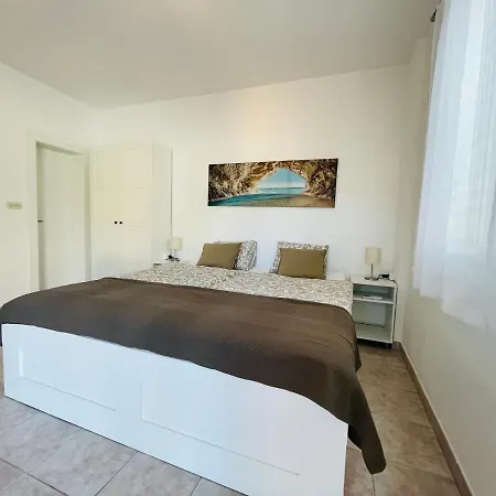 Apartment Eni *