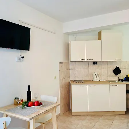 Apartment Eni *