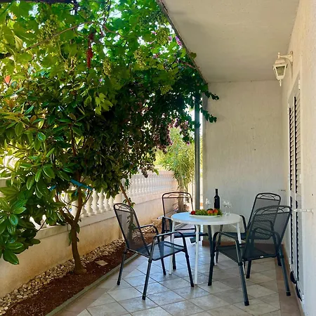 Apartment Eni Vodice